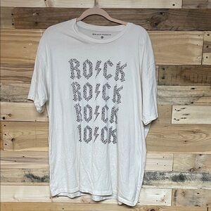 Black Sparrow size XL Cream Color with Black Rock Rock Rock Rock Graphic Tee